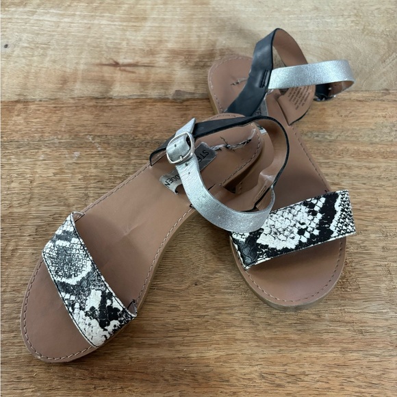 Steve Madden Sandals - Size 5 - Picture 2 of 5